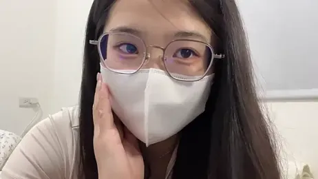 LHeart webcam model stream image