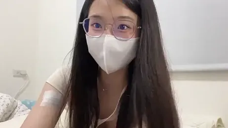 LHeart webcam model stream image