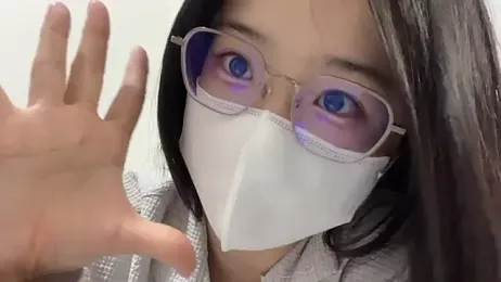 LHeart webcam model stream image