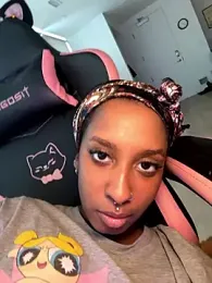 Your_Paris webcam model stream image