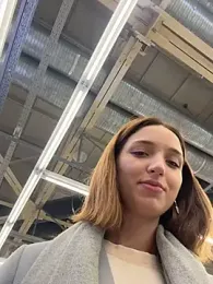 DollyTall webcam stripchat model stream image