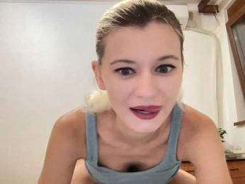 OnikaLove webcam model stream image