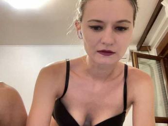 OnikaLove webcam model stream image