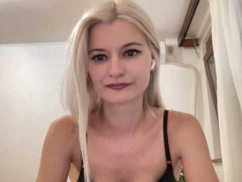 OnikaLove webcam bongacams model stream image