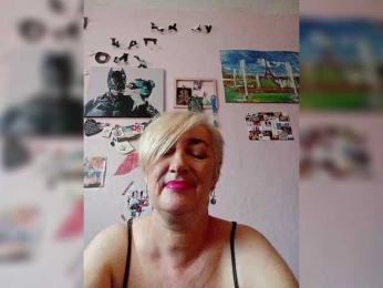 DearLady webcam model stream image