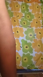 Dinah974 webcam model stream image