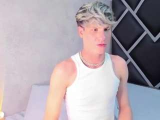 carlian-davies webcam model stream image