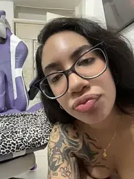 Heratemporal webcam model stream image