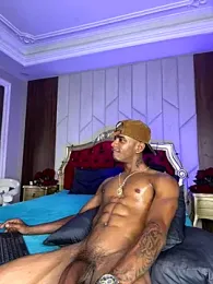 AaronCruz_ webcam stripchat model stream image