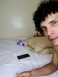 Yessi_f webcam stripchat model stream image