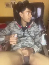 RavenKisses webcam stripchat model stream image