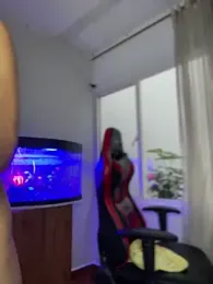 Emaa- webcam model stream image