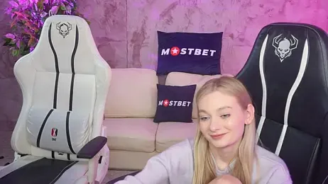 Ewa_Pearl webcam model stream image