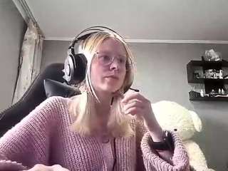 lorrianeleuga webcam model stream image