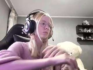 lorrianeleuga webcam model stream image