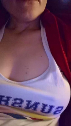 Nivea_82 webcam model stream image