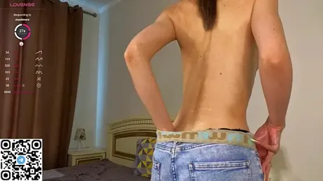 FloraNesli webcam model stream image