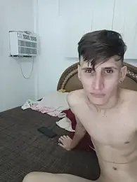 Milfvalesk webcam stripchat model stream image