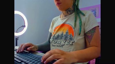 Agness_18 webcam model stream image