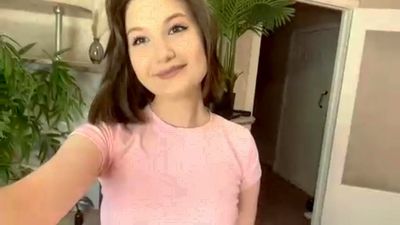 Lesie_AAA webcam model stream image