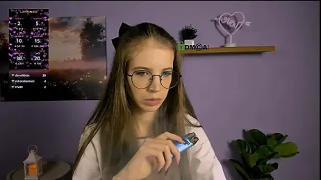 lulu_fly_ webcam model stream image