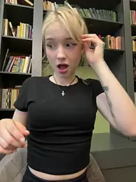 Baby_Tiny webcam model stream image