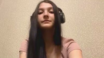 AiKerzer webcam model stream image