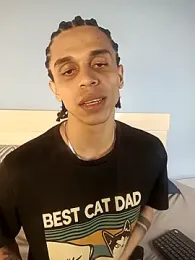 AaronBarden webcam model stream image