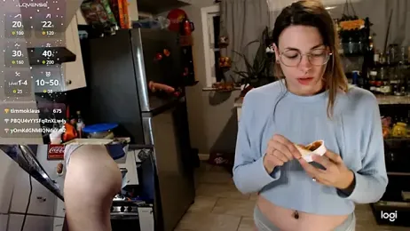 KierBearKisses webcam model stream image