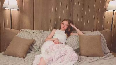 IrmaGuzek webcam model stream image