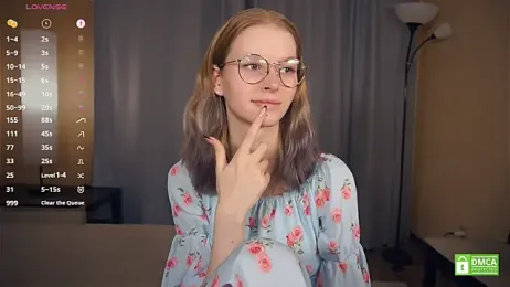 ToyaPletz webcam model stream image