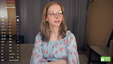 ToyaPletz webcam model stream image