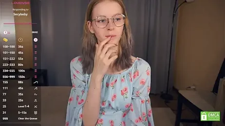 ToyaPletz webcam model stream image