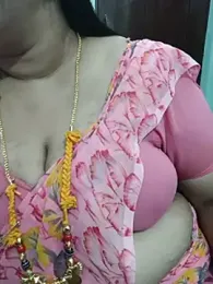 ashikaa_r webcam stripchat model stream image