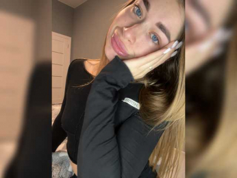 Mrs_Peach webcam model stream image