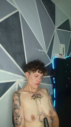 Megan222_ webcam model stream image