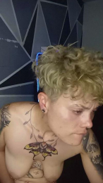 Megan222_ webcam model stream image