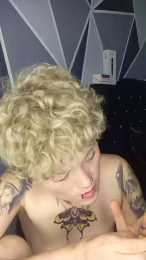 Megan222_ webcam model stream image