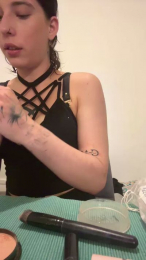 Louvatrix webcam model stream image