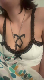 Louvatrix webcam model stream image