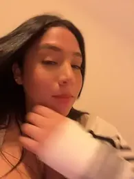 vellaah webcam model stream image
