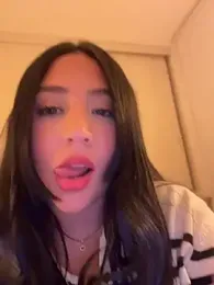 vellaah webcam model stream image