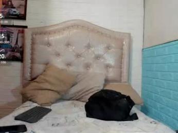 litlenessa_ webcam model stream image