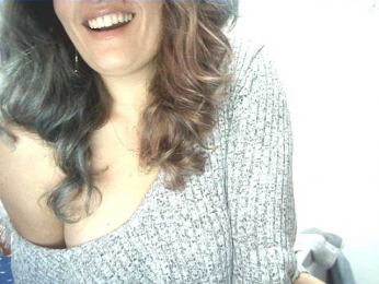 lionessmom webcam bongacams model stream image