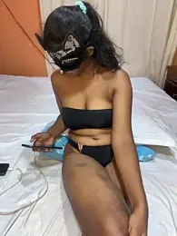 2001girl webcam stripchat model stream image