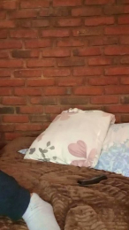 Apriilhot webcam model stream image