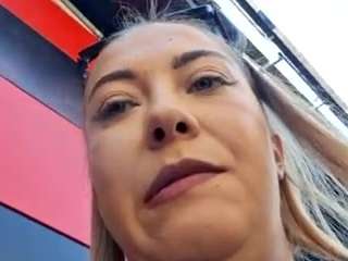 riskygirl9830 webcam model stream image