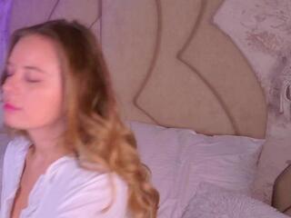Beatrice Esmont webcam model stream image
