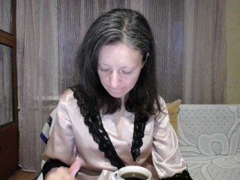 Helenne webcam model stream image