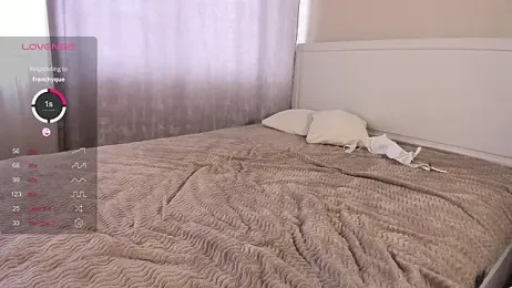 DancingLuna webcam model stream image